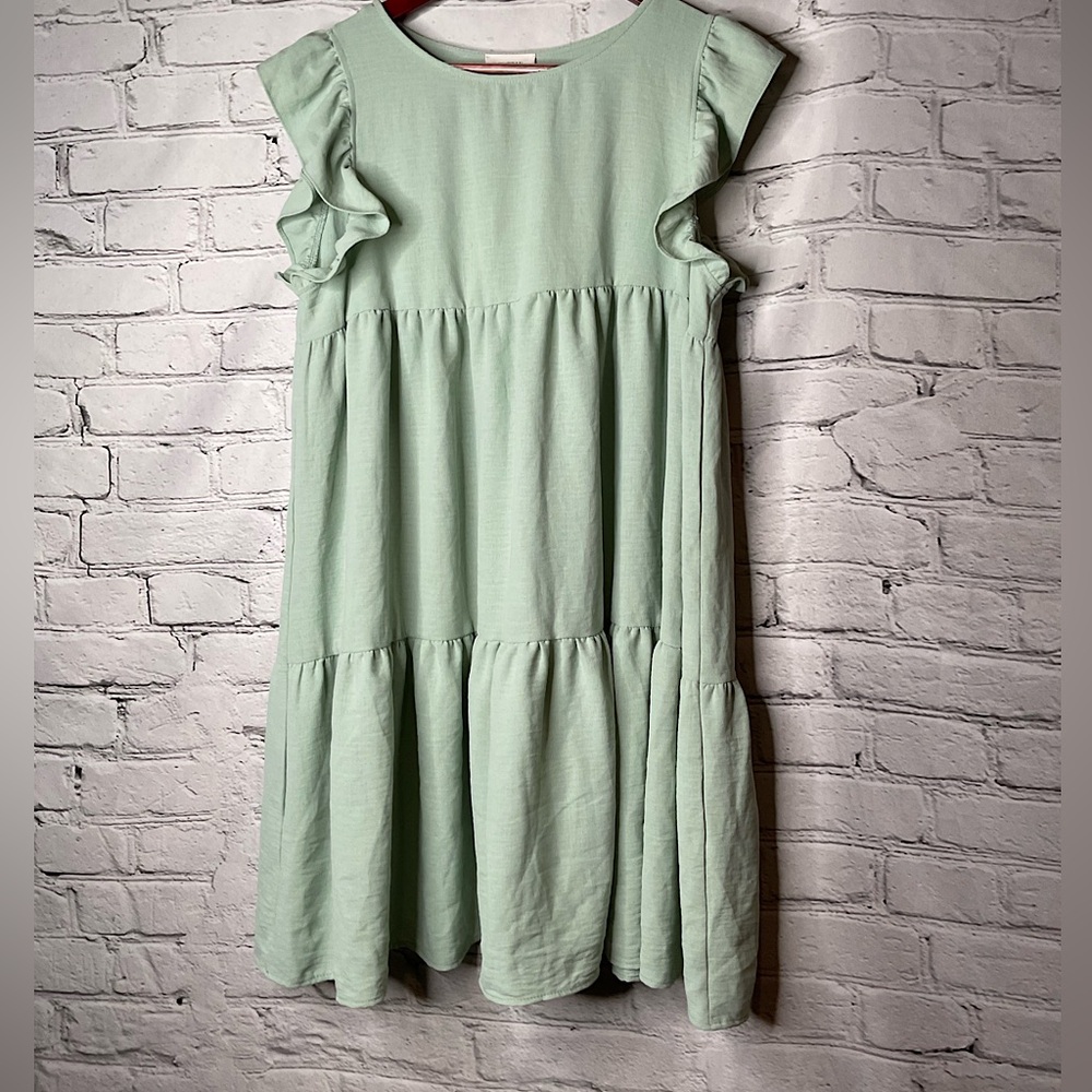 EVERLY pale green dress sz large